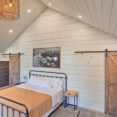 Rustic Rapid City Farmhouse With Mountain Views Kültér fotó
