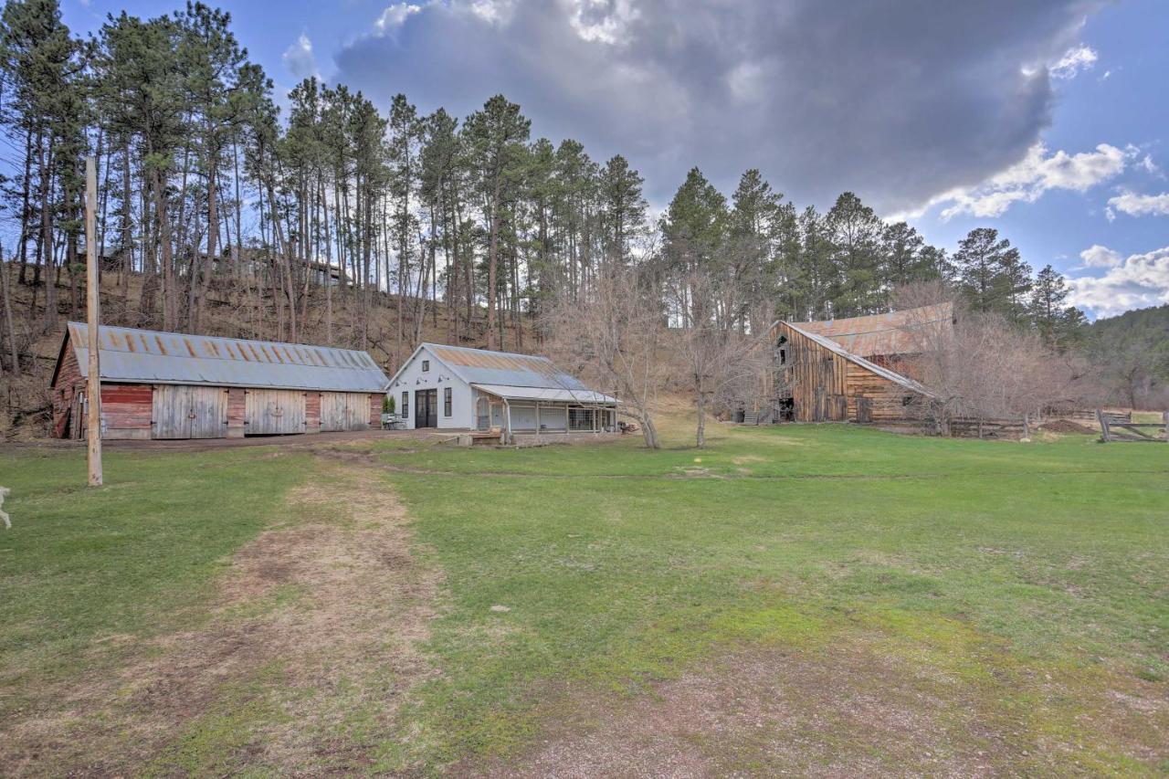Rustic Rapid City Farmhouse With Mountain Views Kültér fotó